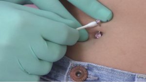 navel piercing